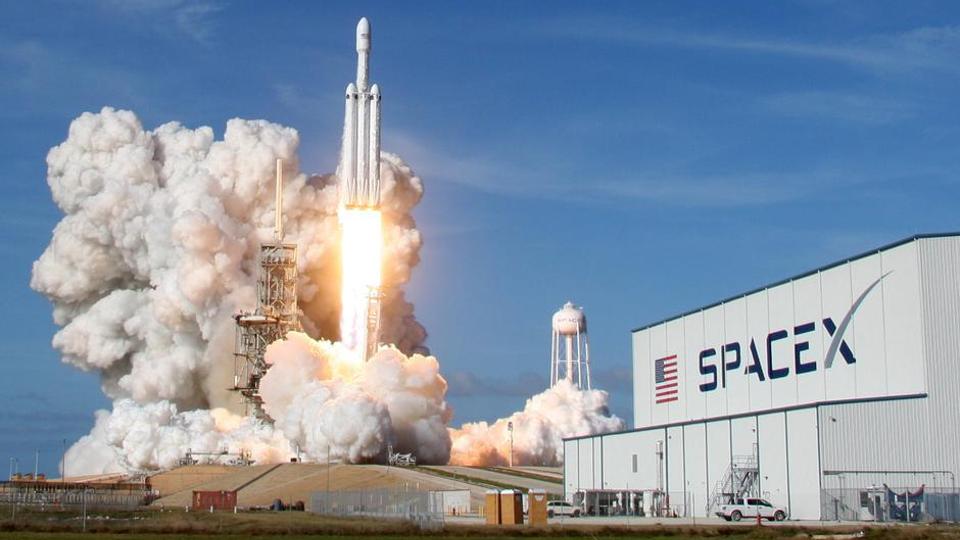 Musk: SpaceX's fifth spacecraft will be launched next week