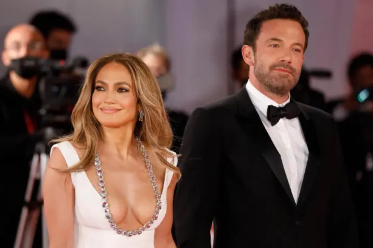 who is ben affleck dating now