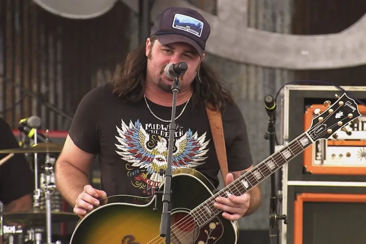 Who Is Koe Wetzel's Wife? What Are His Earnings And Net Worth?