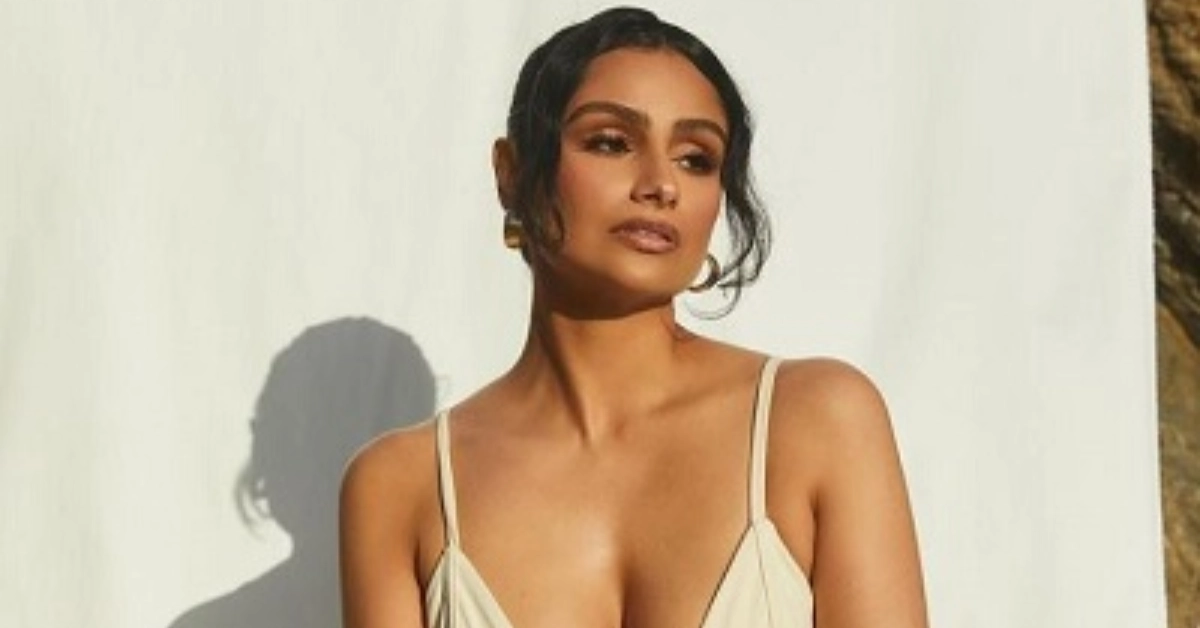 Nazanin Mandi Net Worth