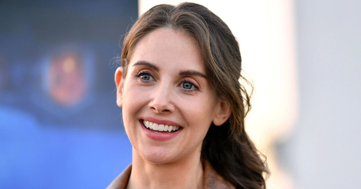 Who Is Alison Brie Married To