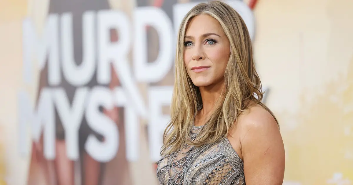 Jennifer Aniston Responds To Claims That Friends Is "Offensive"