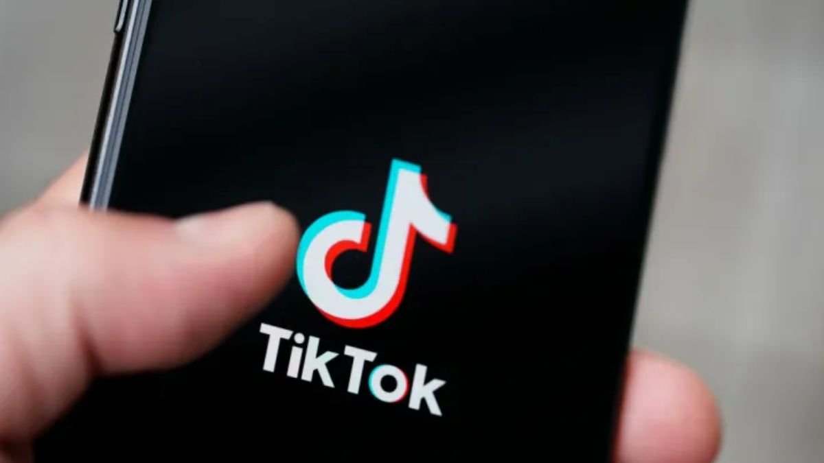 open my tiktok following feed-